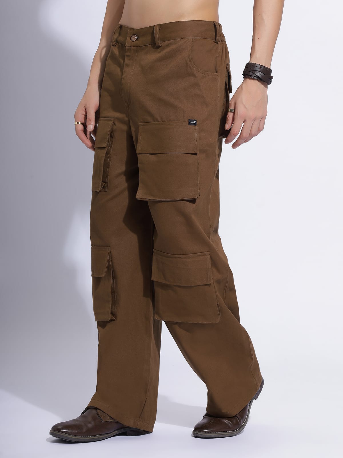 Cargo pant snap bottom packet stylish and functional | vintageDrip