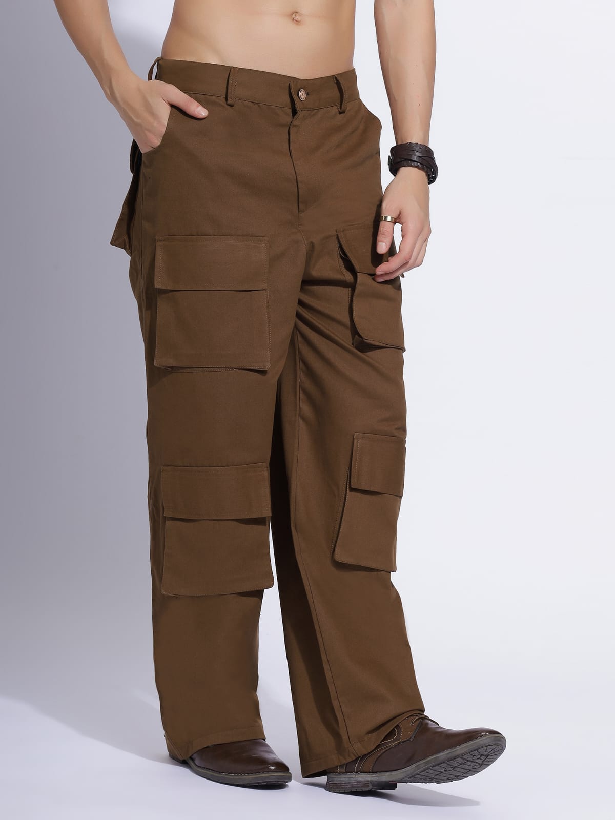 Cargo pant snap bottom packet stylish and functional | vintageDrip